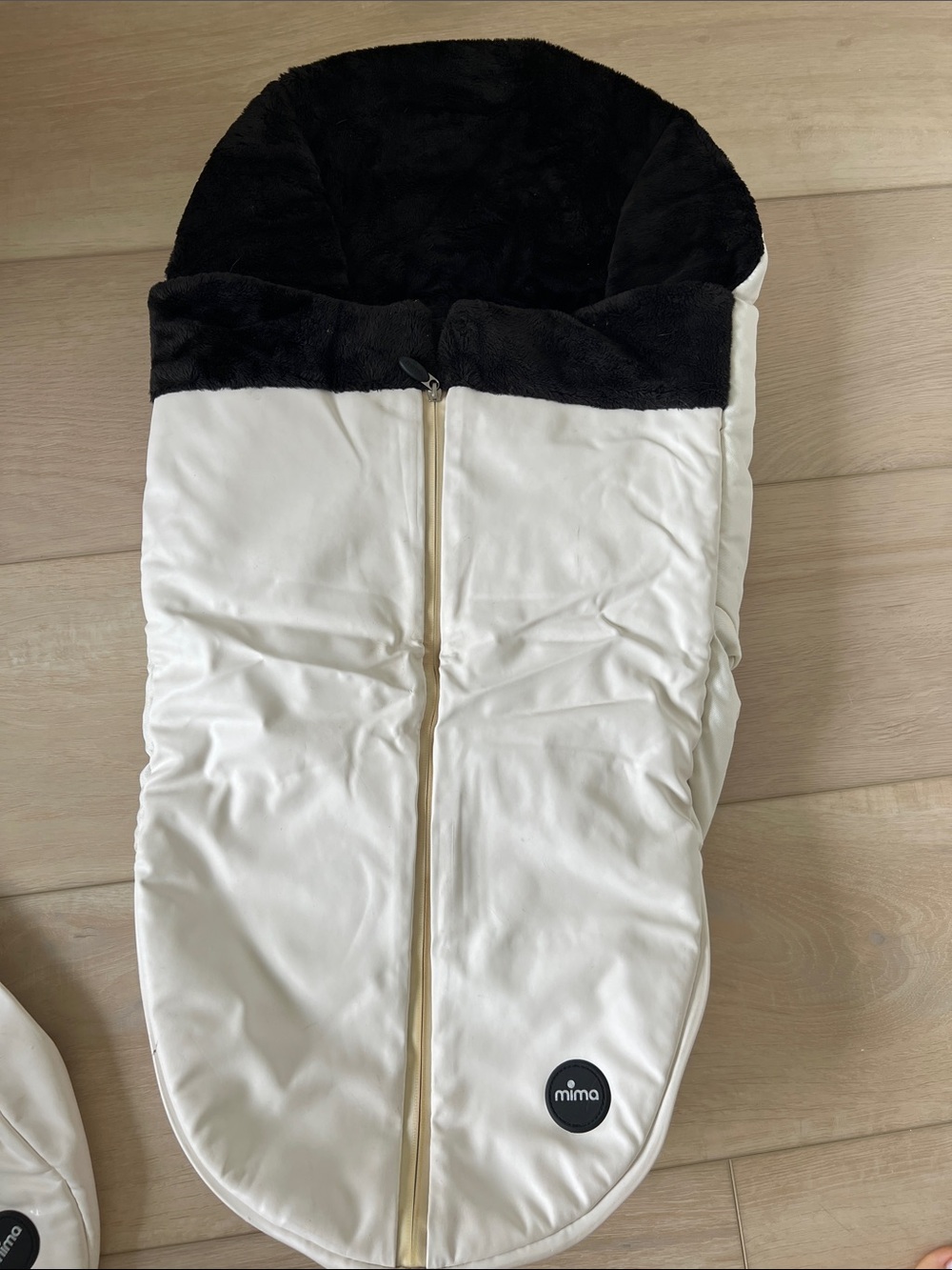 Mima Xari winter white footmuff